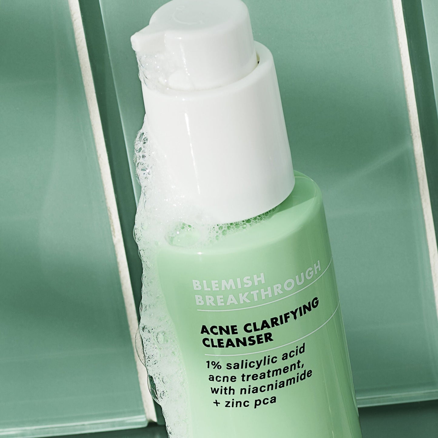 blemish-breakthrough-acne-clarifying-cleanser-h8 02_021622_SL_BT_Cleanser_Back_Lighter_0129_FStack_FINAL_IGF_V2_eb5b7c7b-2de7-4b4a-8d54-43ee3b07523f.jpg