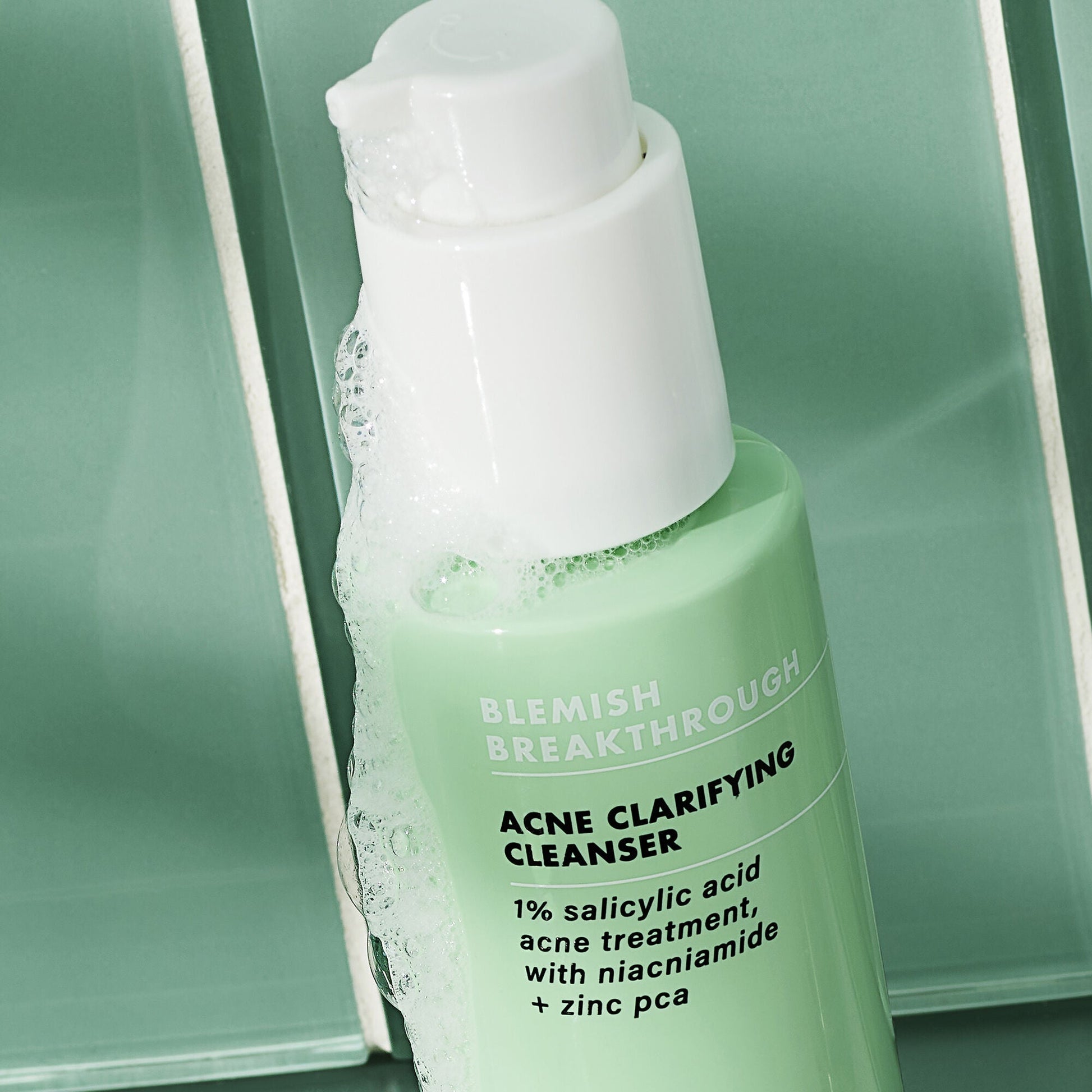 blemish-breakthrough-acne-clarifying-cleanser-h8 02_021622_SL_BT_Cleanser_Back_Lighter_0129_FStack_FINAL_IGF_V2_eb5b7c7b-2de7-4b4a-8d54-43ee3b07523f.jpg