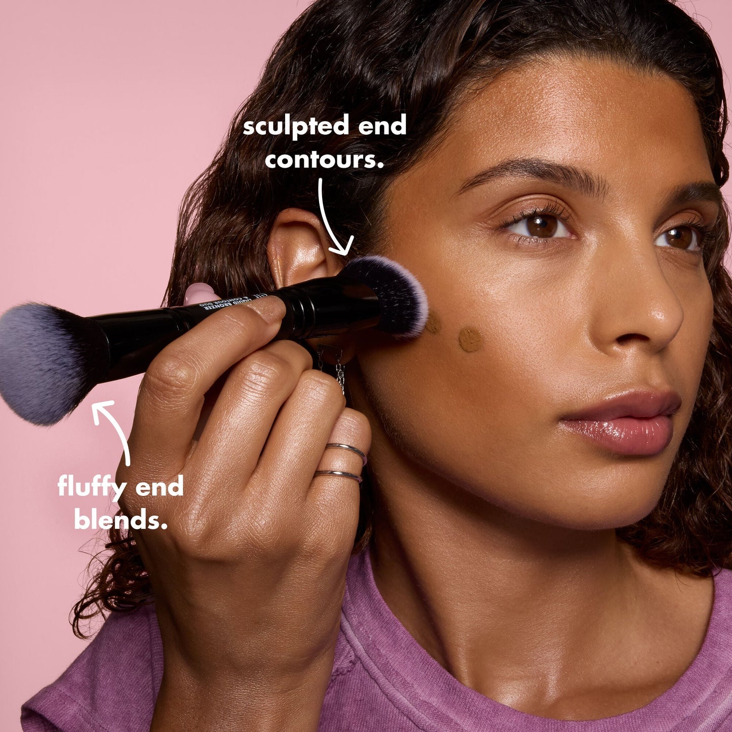 liquid-bronzer-and-contour-duo-brush-a8 0426_EDU_LiquidBronzer_ContourDuoBrush_BenefitModel.jpg