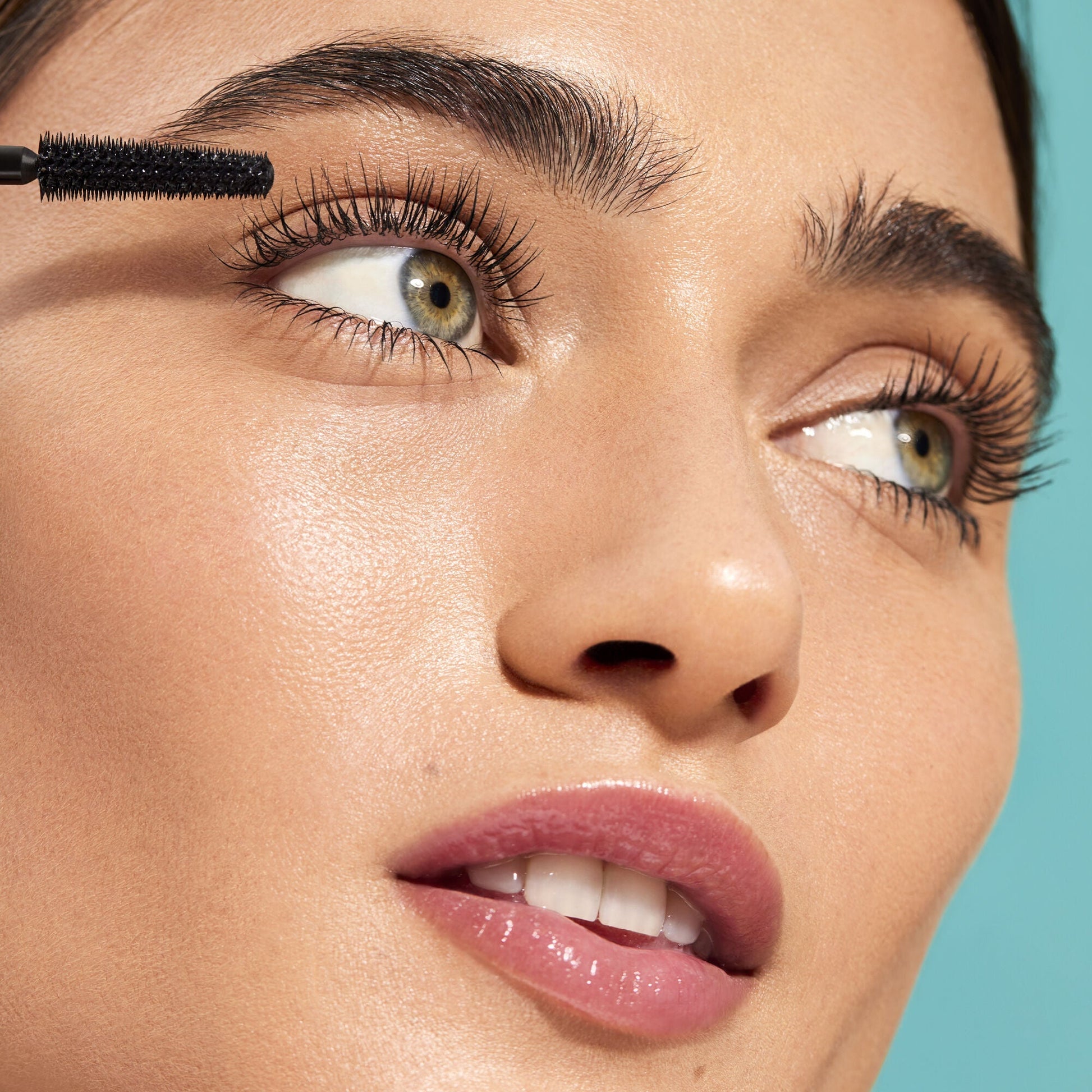 lash-xtndr-mascara-m5 060623_Lexi_LashXtndr_Look1_093_v4_RGB_IGF.jpg