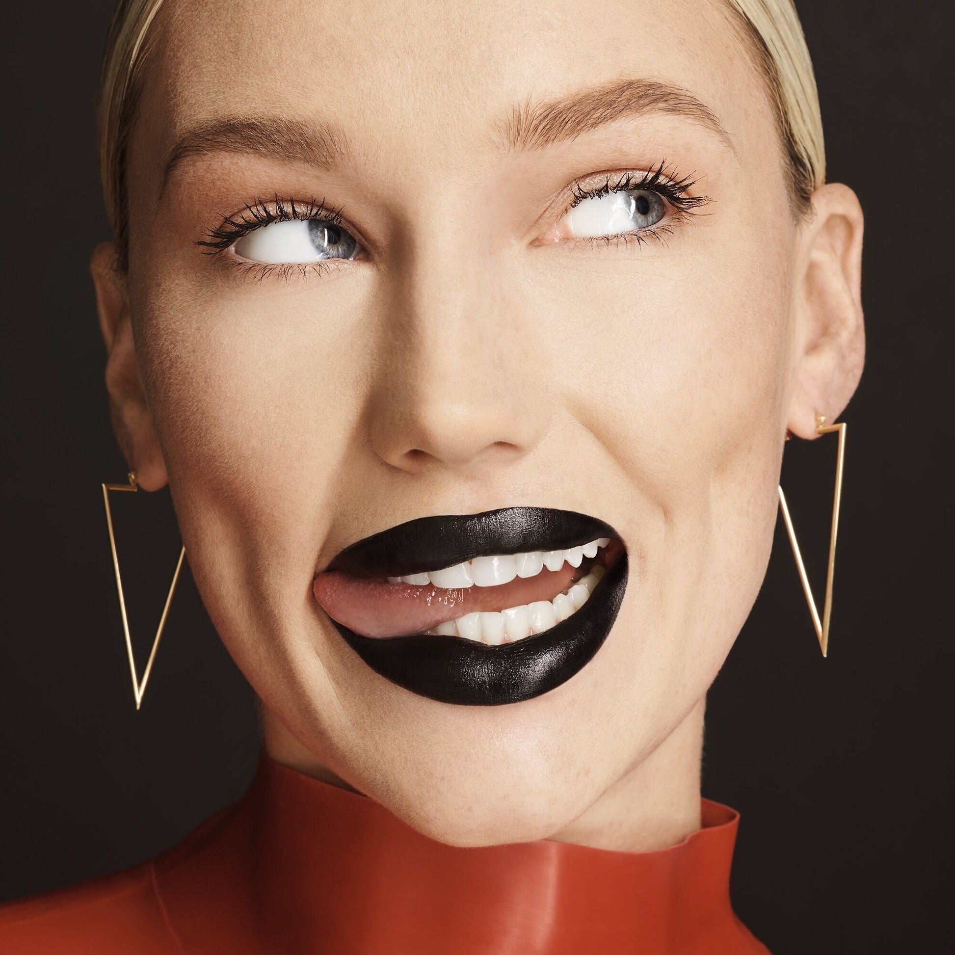 o-face-satin-lipstick-s3 071222_MD_Look4_0124_FINAL_RGB_IGF.jpg