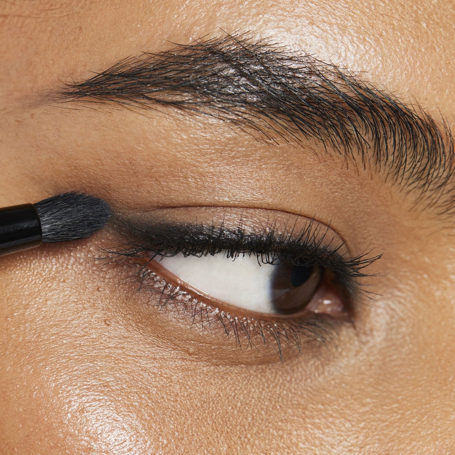 smudge-n-smoke-eyeliner-brush-b4 100824_elf_Shikin_Kohl_App_017_RGB_IGF.jpg