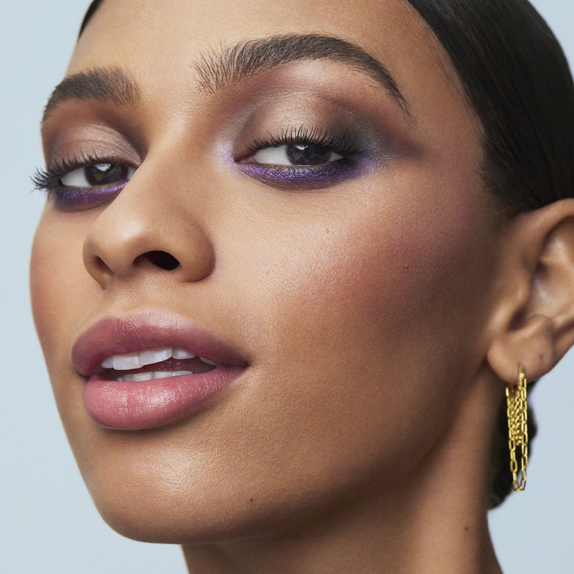 perfect-10-eyeshadow-palette-j5 110722_Adriana_10pcEyeshadow_2060_IGF.jpg
