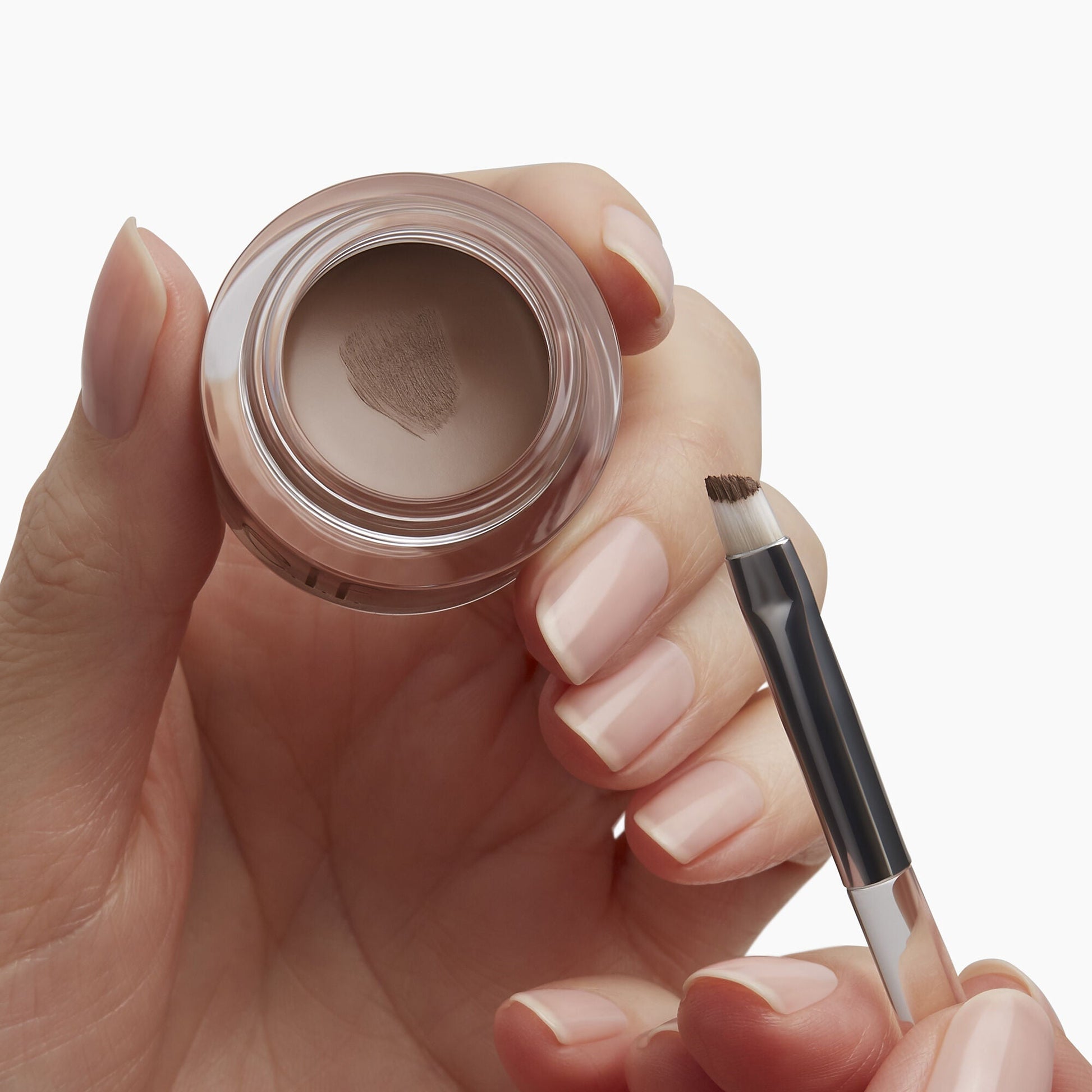 precision-dual-sided-eyebrow-brush-s0 85315_PrecisionDualSidedEyebrowBrush_Model.jpg